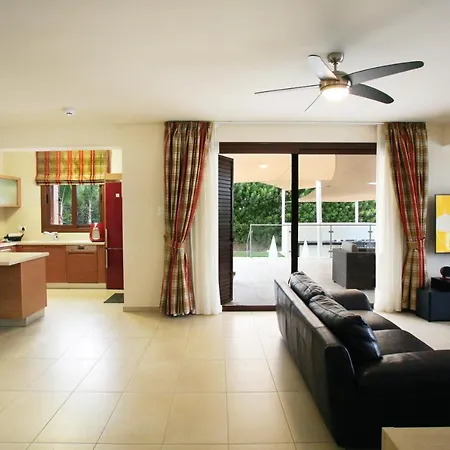 Villa Leonidas *
